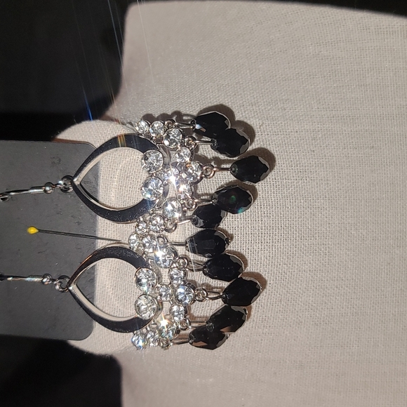 Earings Rhinestones & black silver Famous Fashionista hook πͺ β₯οΈ πΆ Fabulousnes